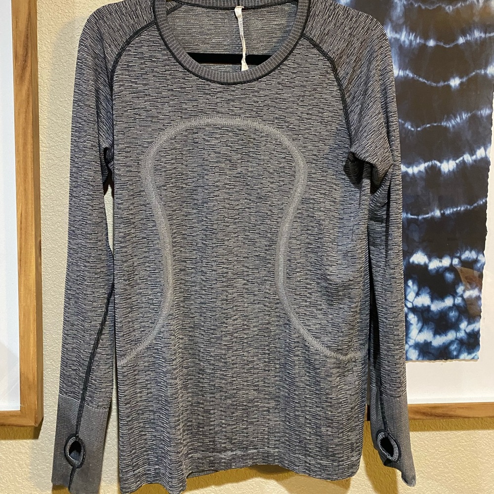 Lululemon long sleeve top